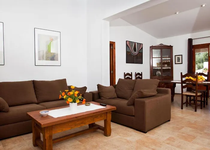 Gemuetliches Haus In Der Naehe Von Und Cala S-vicenc By Interhome Hébergement de vacances Pollença